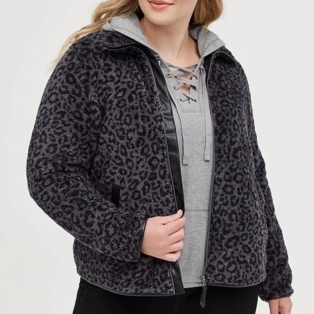 Torrid Size 3 Sherpa Fleece Jacket Gray Black Leopard Print Full Zip Coat